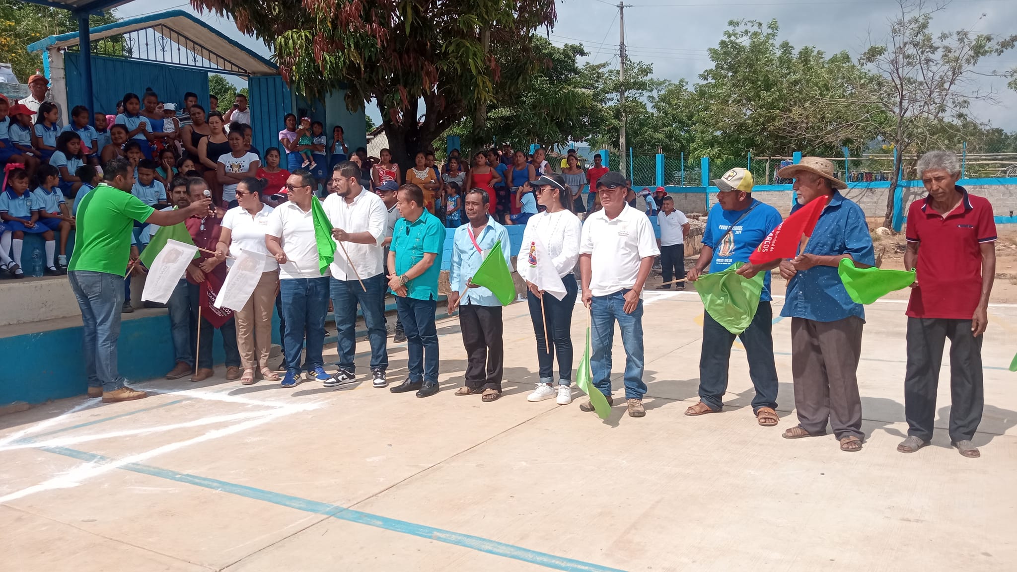 Banderazo para el inicio de los trabajos de construcción